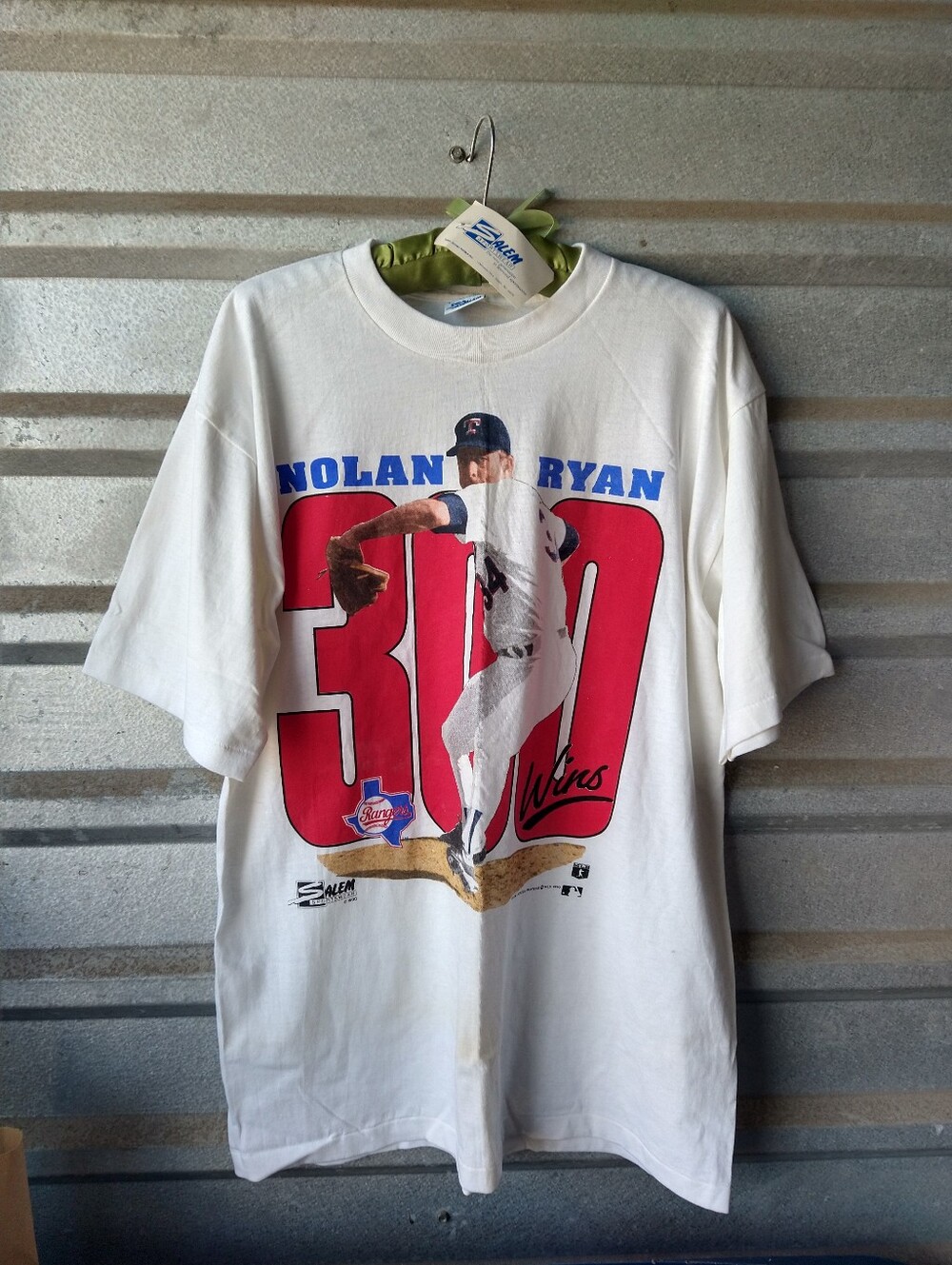 Men's Vintage 1990 Nolan Ryan 300 Wins T-shirt With Salem Tag